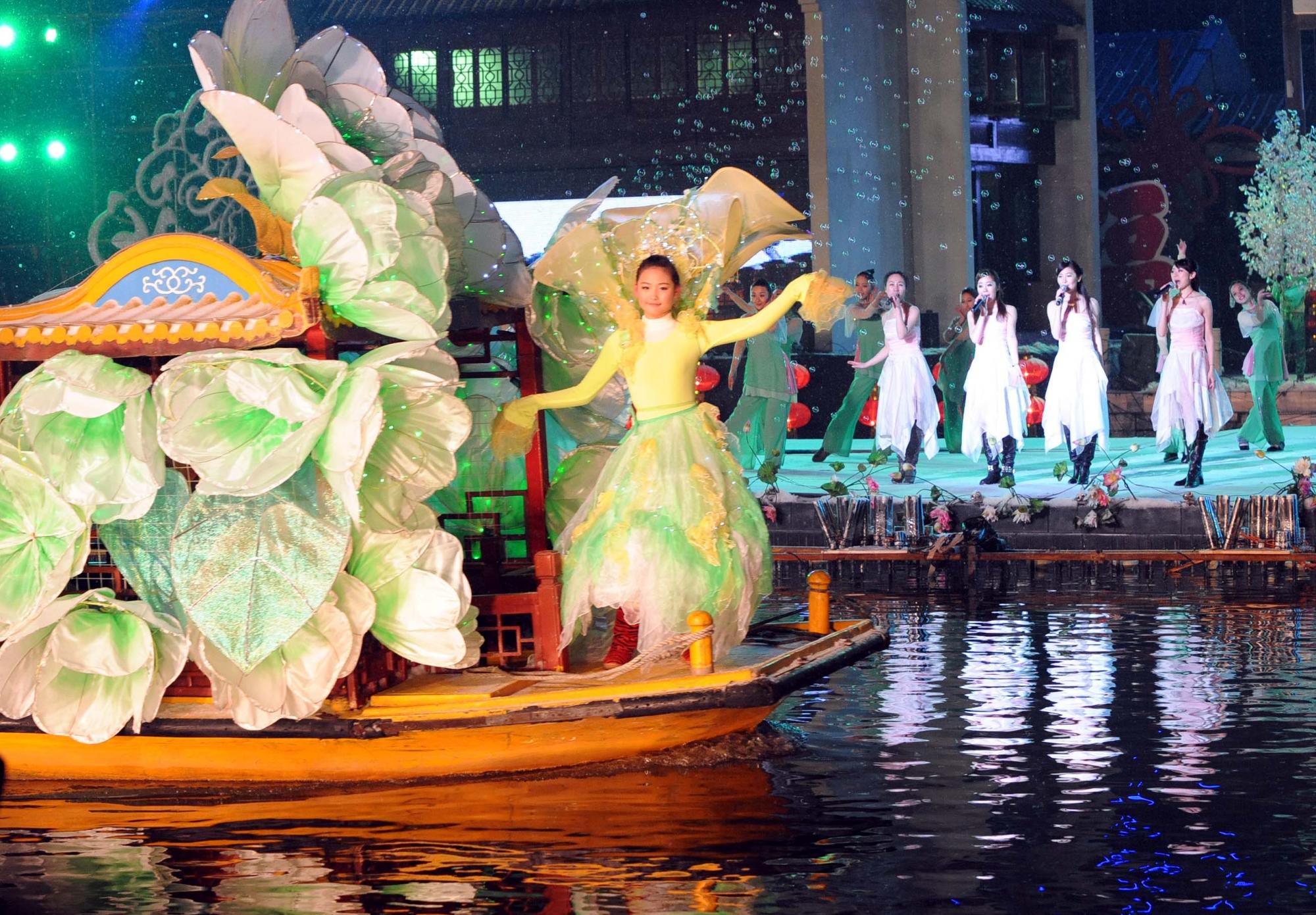 Chinese mainland, Taiwan hold 1st joint lantern fair in Nanjing