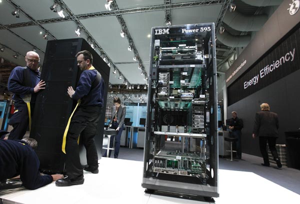 Lenovo to buy IBM server unit