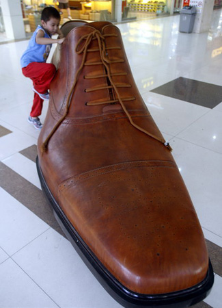 Giant shoe attracts eyeballs