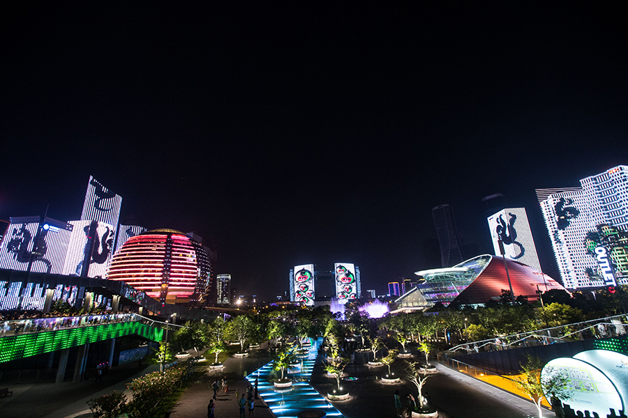 Light show seen by Qiantang River in Hangzhou