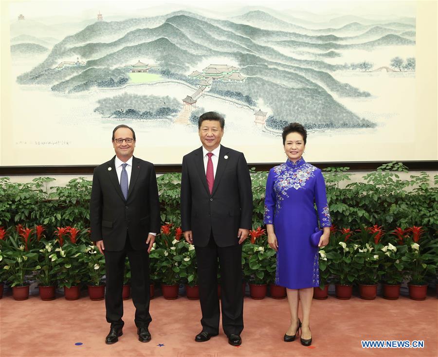 Xi Jinping, Peng Liyuan greet honored guests for G20 Summit before banquet