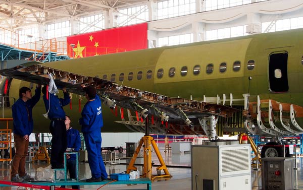 Regional jets roll off Shanghai assembly line