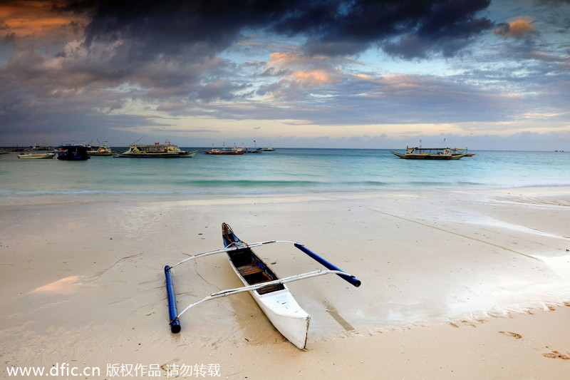 Chinese tourists top visitor arrivals in Philippines' Boracay