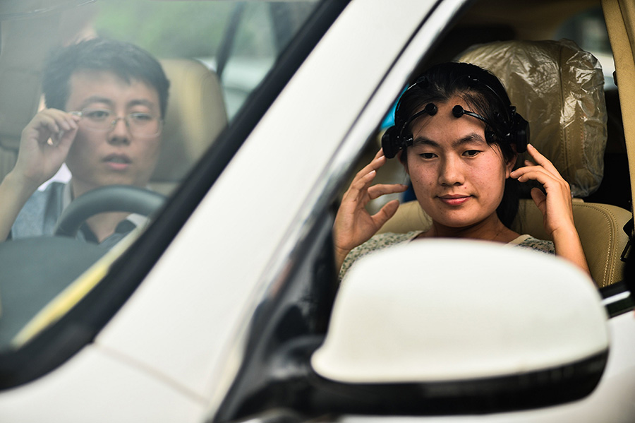 Brain-controlled car developed by Nankai University