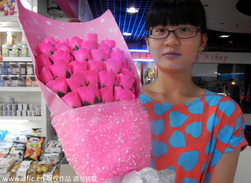 Merchants gear up for Chinese Valentine's Day