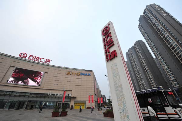 Dalian Wanda boosts HK appetite for floats