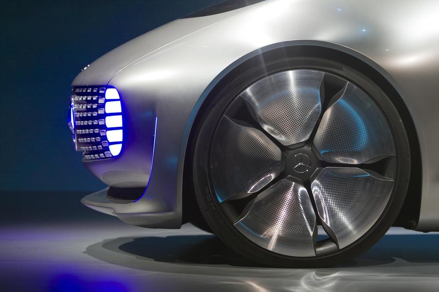 Mercedes-Benz F015 concept car unveiled at 2015 CES