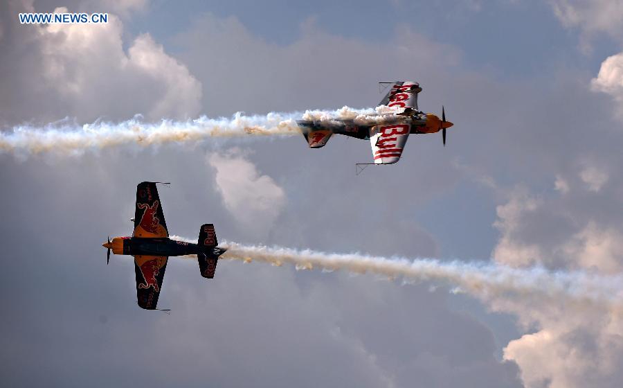 Aircrafts show aerobatics at 2015 Shenyang Faku Intl Flight Convention