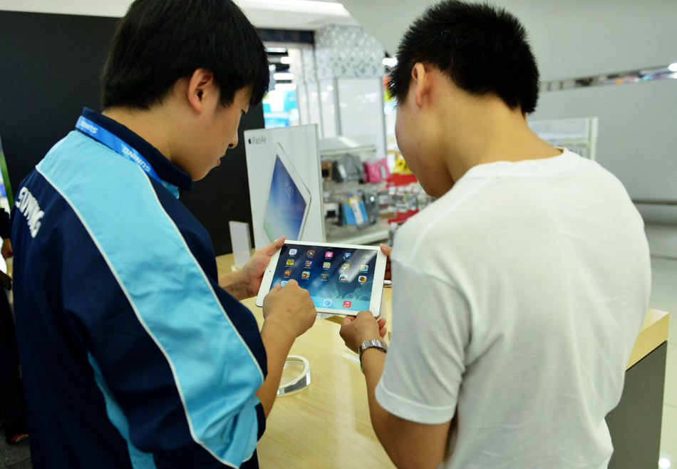 Apple launches iPad Air in China