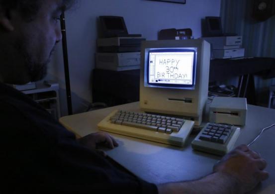 Happy 30th birthday to Apple Mac