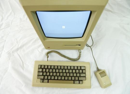 Happy 30th birthday to Apple Mac