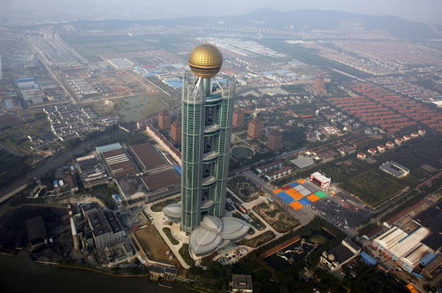 Skyscraper hotel takes Huaxi village to record new heights