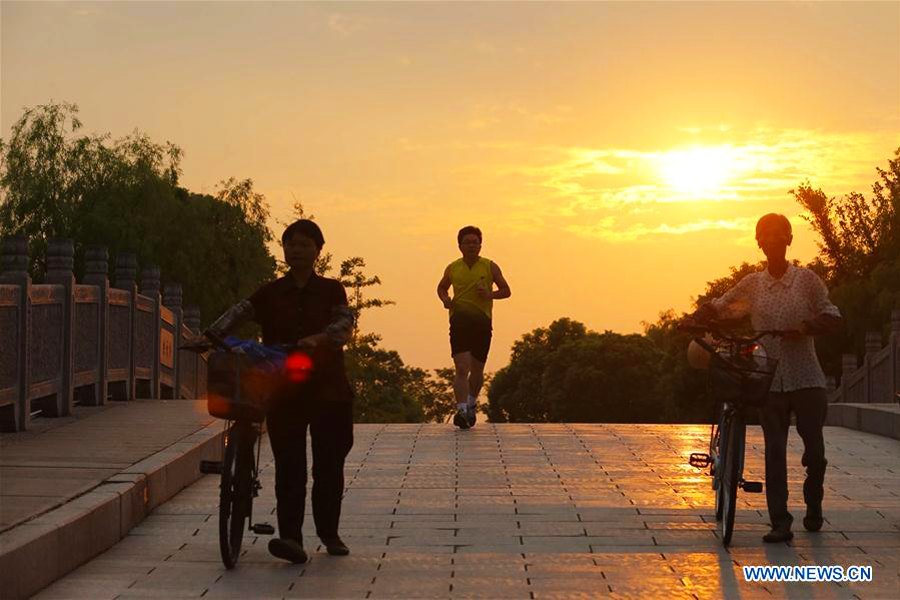 Scenery of White Horse Lake in Hangzhou