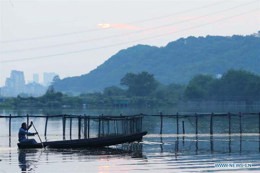 Scenery of White Horse Lake in Hangzhou