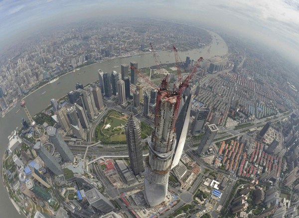 China's tallest skyscraper undergoes construction