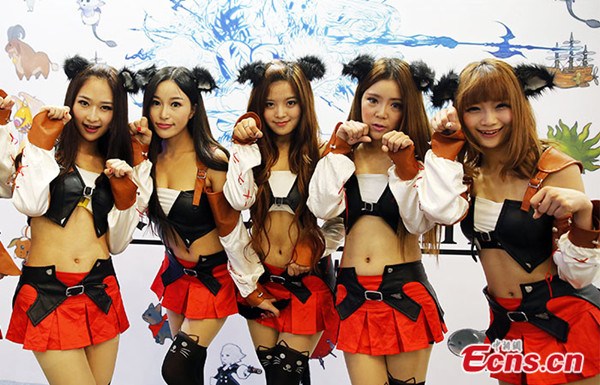 Cartoon and game models shine in Shanghai