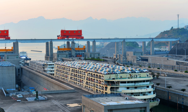 Three Gorges Dam boosts economy