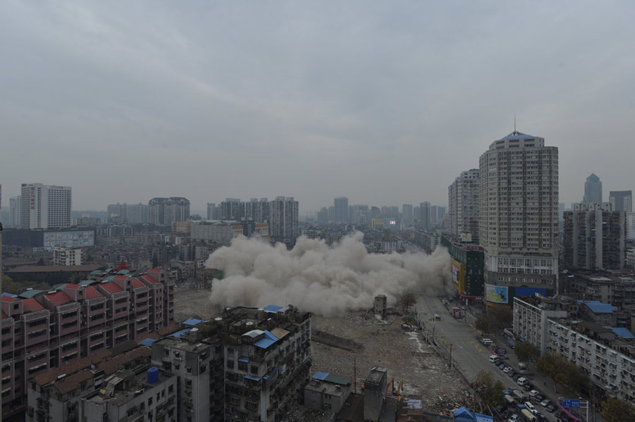 Wuhan brings down building with controlled blasting