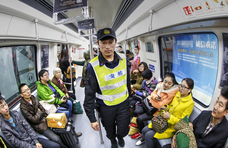 Closer look at Henan's 1st subway