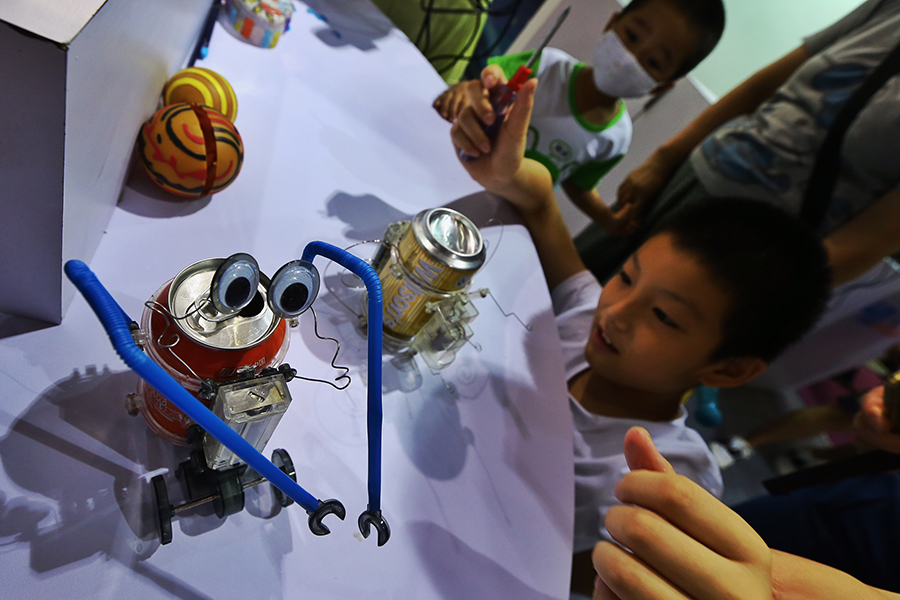 Fun time for children at international toy expo in Beijing