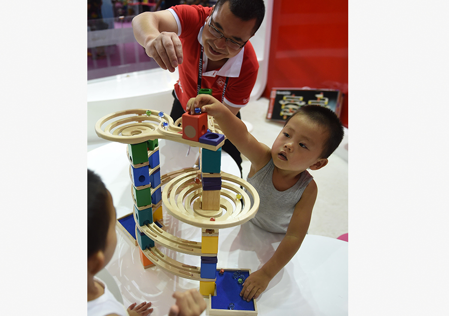 Fun time for children at international toy expo in Beijing