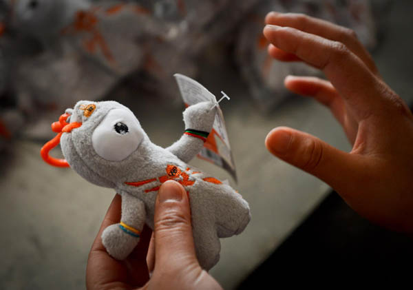 Chinese factory makes London Olympics mascots