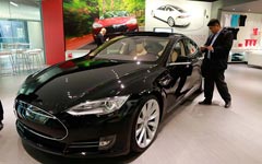 Access to Tesla cars only a password away: Researcher