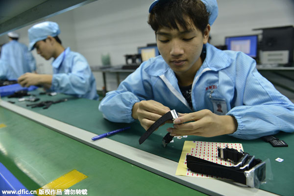 A look into Shenzhen smart watch assembly line