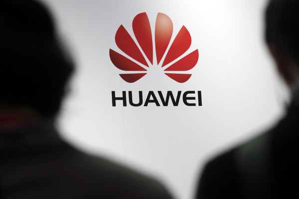 Huawei unveils latest smartphone device P8 in Dubai