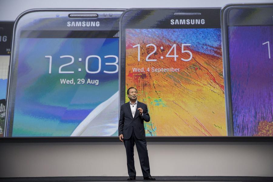 Samsung Electronics unveils high-end phones