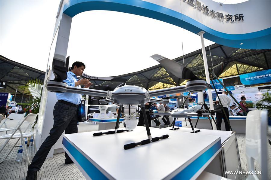 Drones attract crowds at China Hi-tech Fair