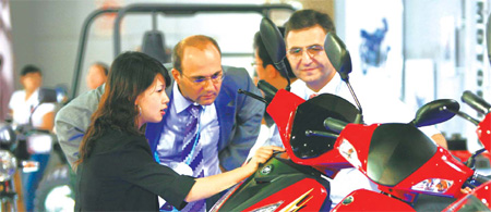 Exporters praise massive Canton Fair