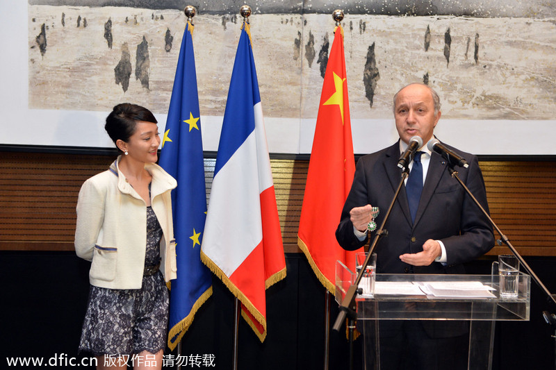 Zhou Xun awarded honour of Chevalier in order of Arts and Letters