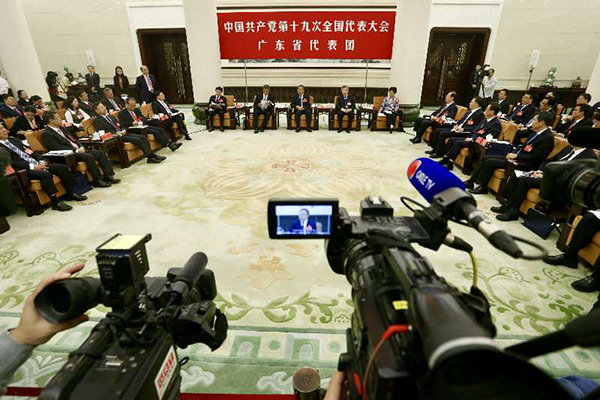 Delegations to 19th CPC National Congress discuss report