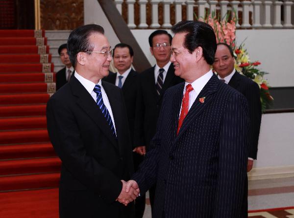 Chinese premier meets Vietnamese PM on ties