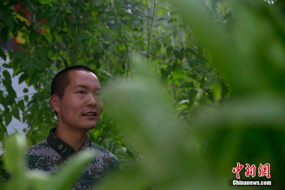 PLA soldiers serving along Qinghai-Tibet highway