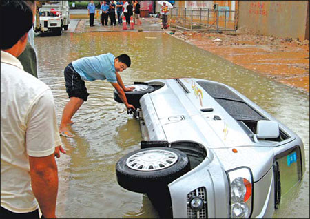 Four killed in landslides as rain batters Guangdong