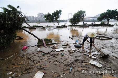 Sanitary efforts in full swing as flood recedes