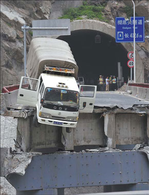 Bridge collapse kills six, injures 12