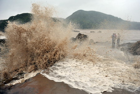 10 still missing as typhoon Morakot nears