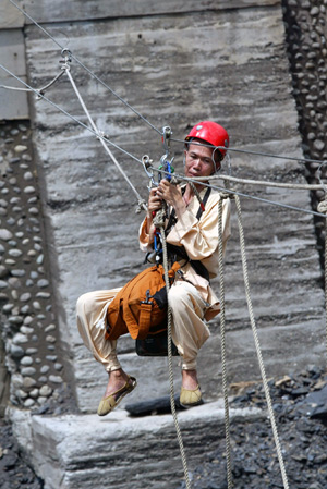 Relief work underway in typhoon-hit Kaohsiung