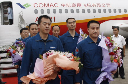 China-made commercial plane makes maiden flight