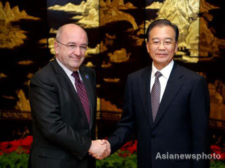 Chinese premier meets EU officials before summit