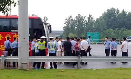 Hostage rescued after bus hijacking in E China