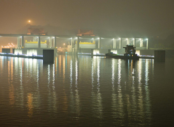 China's Three Gorges hits full capacity