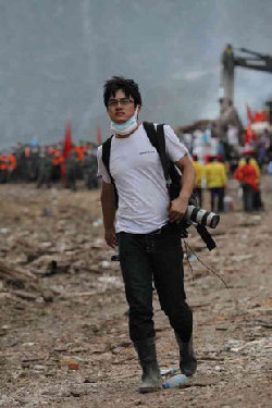 Chinese journalists celebrate their day