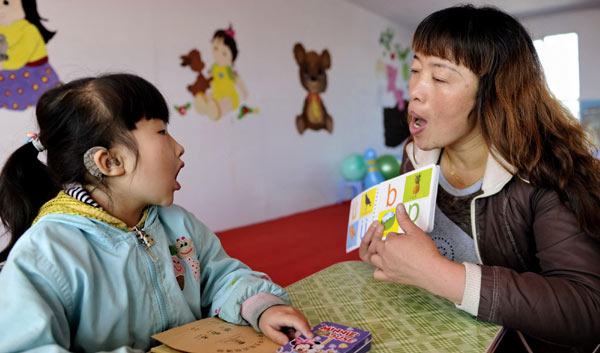 Caring mom's gift to 100 children