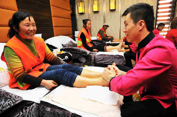 Free pampering for poor and weary