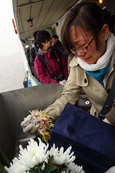 Shanghai promotes burials at sea