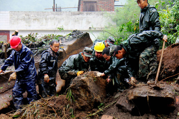 5 dead, 4 injured in SW China landslide